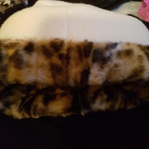 Local crafted winter hat. - Picture 2 of 4